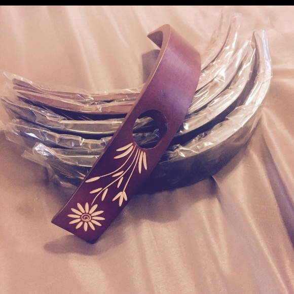 Wine bottle holders
