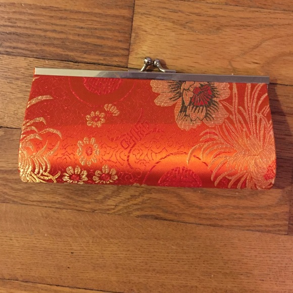 Clutch bundle! - Picture 2 of 4