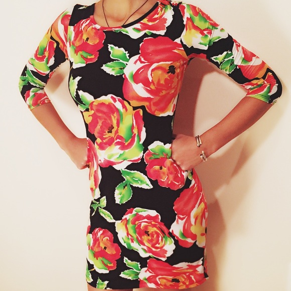 🌹 Stunning long sleeve bodycon pencil dress
