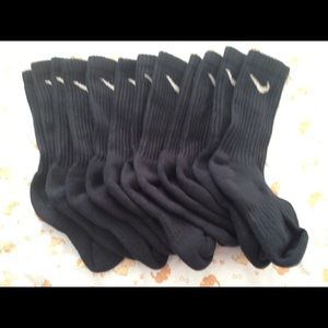 6 pair socks Nike . Boys size 4-5