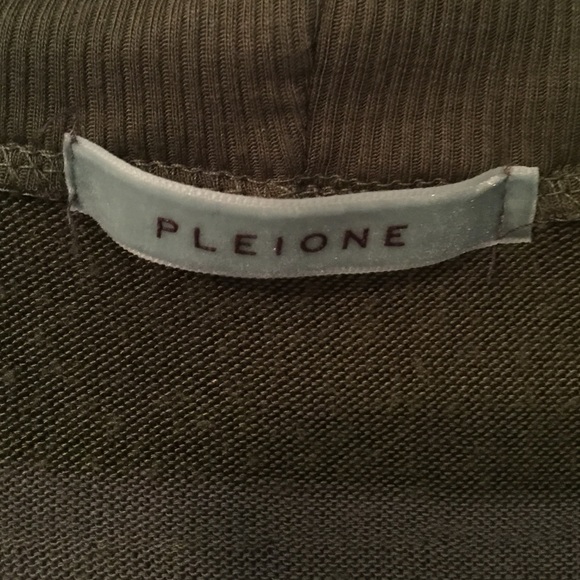 Cute gray and olive striped cardigan - Picture 3 of 4