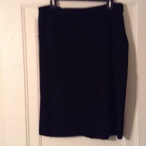 Black skirt Xl side seams and pleat