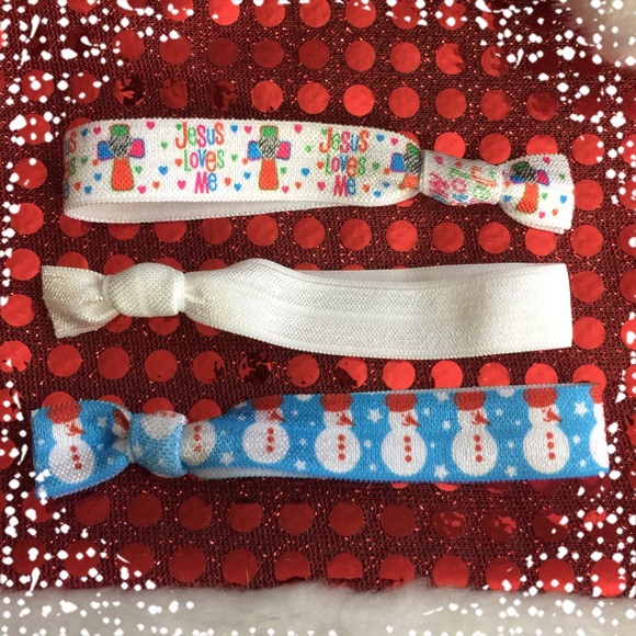Hand Made Other - 🎄✋🏼Handmade Holiday Creaseless Hair Ties