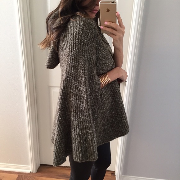 Sold • Cozy Olive Cape/Poncho Sweater - Picture 2 of 4