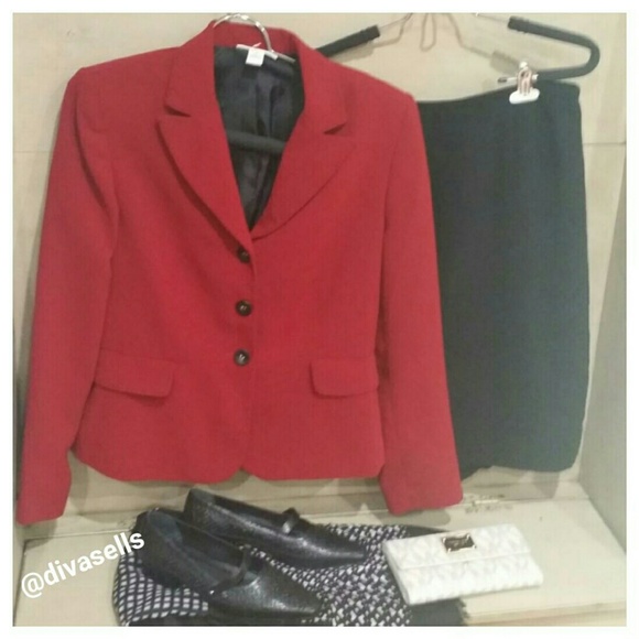 **SOLD***Dressbarn flirty skirt suit
