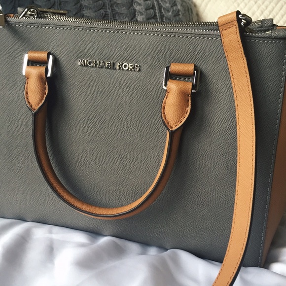 Michael Kors Handbags - Michael Kors bag