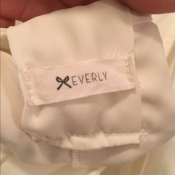 White tank, back bow - Picture 4 of 4