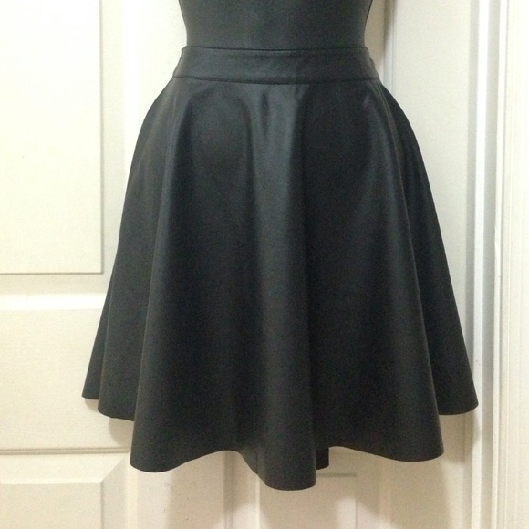 Glo Jeans faux leather skirt L