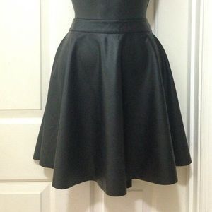 Glo Jeans faux leather skirt L