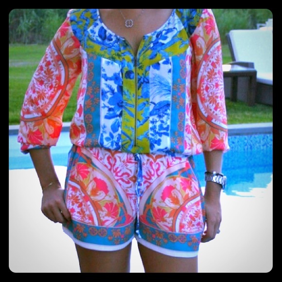 Adorable BCBG Romper🌸🌺🌼🌷💐