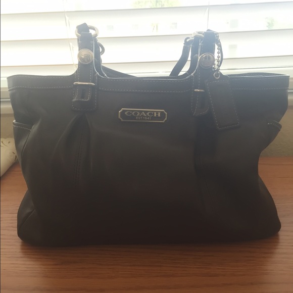 Brown leather Coach purse. - Picture 1 of 4