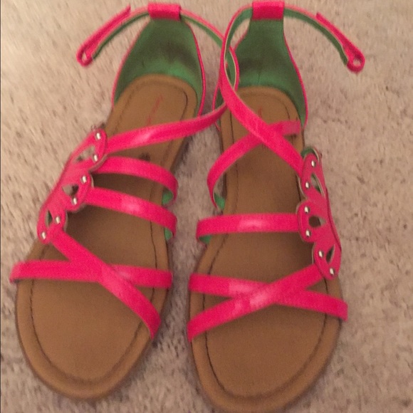 Size 4 kids sandal American Eagle