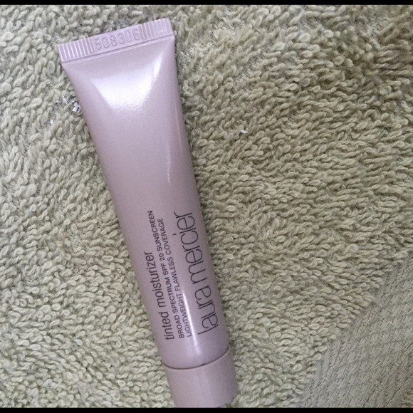 Laura mercier NUDE tinted moisturizer