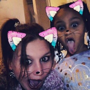 Meet your Posher, Hillary