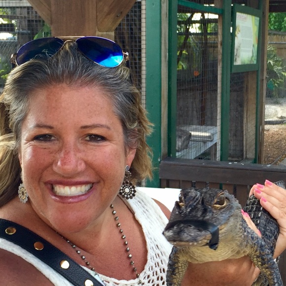 Meet your Posher, Alyson