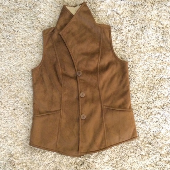 Vest - Picture 2 of 4