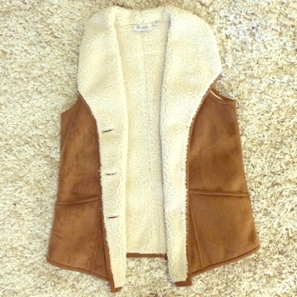 Vest - Picture 3 of 4