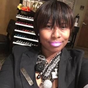 Meet your Posher, Nikki