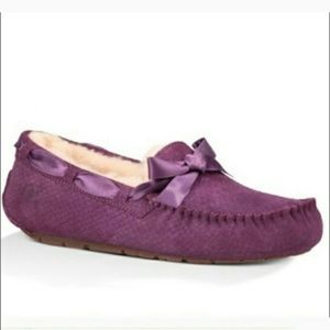 UGG authentic exotic Dakota scale moccasins Sz 7