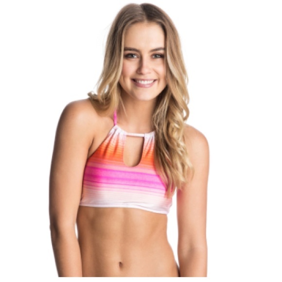 ✨🌺 NWT ROXY BIKINI TOP ✨👙