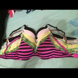 5 Victoria's Secret bras