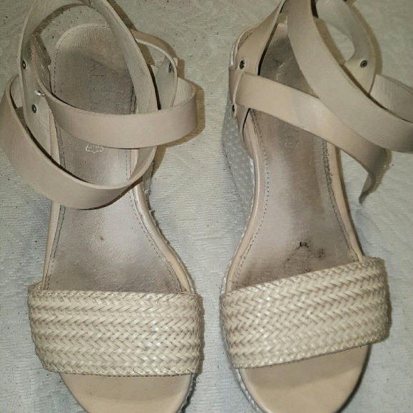 Thick platform wedge heels - Picture 3 of 3