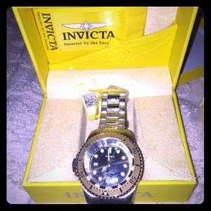 Invicta Hydromax Quartz oversized watch- Men's