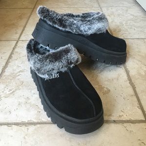 Sketchers Slip-Ons