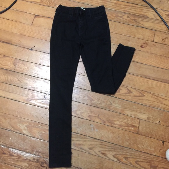 black high waisted Jeans.