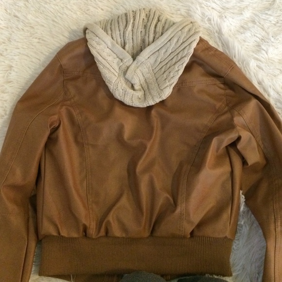 Leather jacket w/ knitted hood - Picture 4 of 4