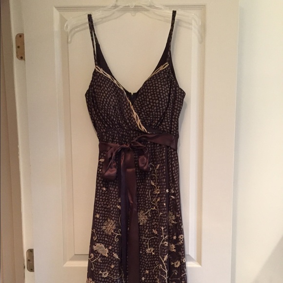 Adorable brown flower summer dressy dress.