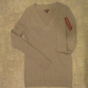 V neck tan ribbed sweater