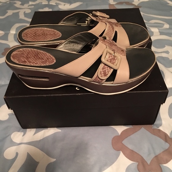 Cole Haan 2" wedge heel - Picture 3 of 4