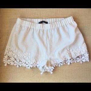 White Zara shorts with lace trim