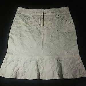 Ivory skirt with ruffle