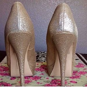 PERFECT FOR HOLIDAYS Sparkly heels! GOTTA GO ASAP!