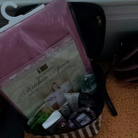 Large gift basket - Picture 2 of 2