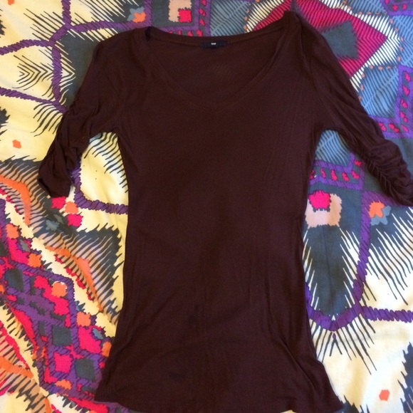 Gap maroon v neck sweater