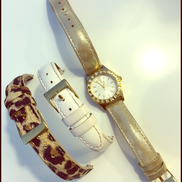 GUESS watch with interchangeable straps