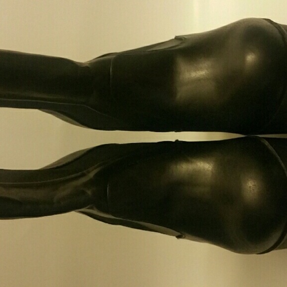 Boots - Picture 3 of 4