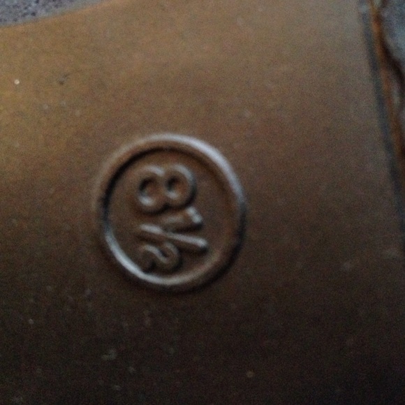 Heels - Picture 4 of 4