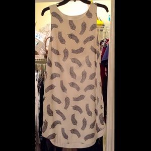 Beautiful dress from H&M. Never worn!