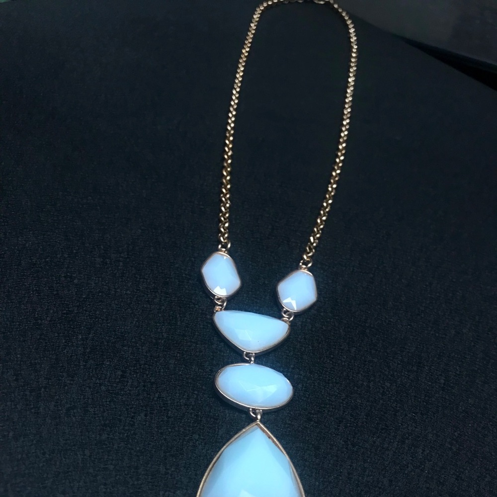Baby blue & grey statement necklace - Picture 5 of 5
