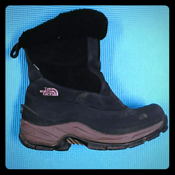 Flash sale!!!! Black North Face winter boots