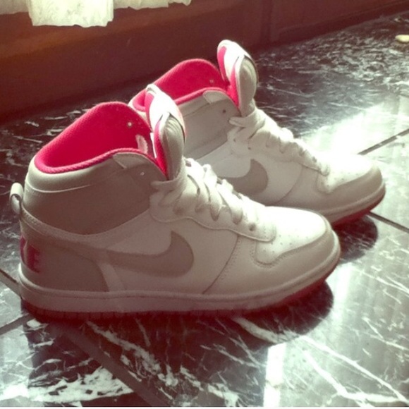 Cute Nike Kicks!!