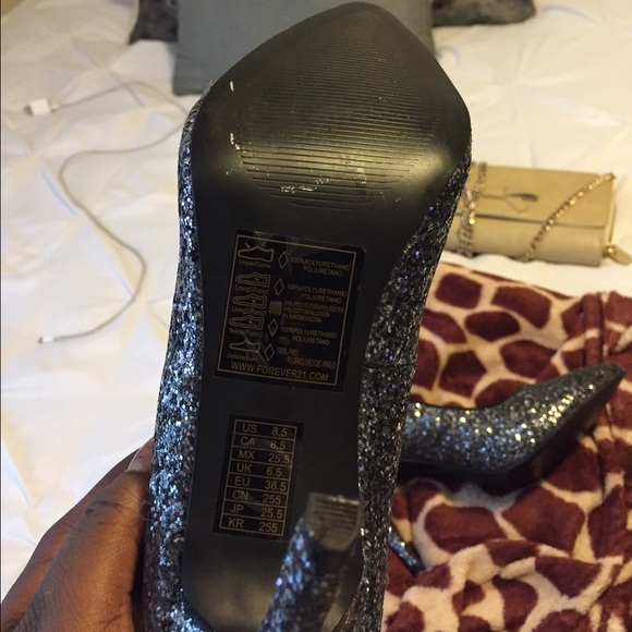 Heels - Picture 3 of 3