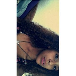 Meet your Posher, Nickiee