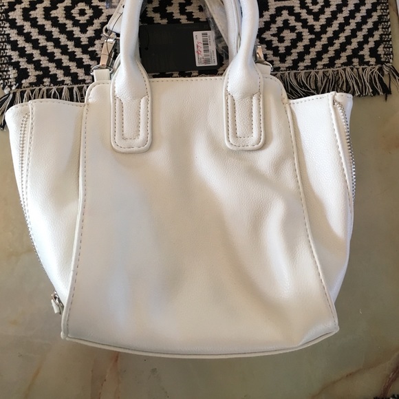 Small white messenger bag - Picture 3 of 4