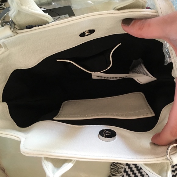 Small white messenger bag - Picture 4 of 4