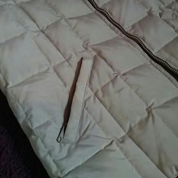 Tan puffer jacket with two zipper pockets NWOT - Picture 2 of 4